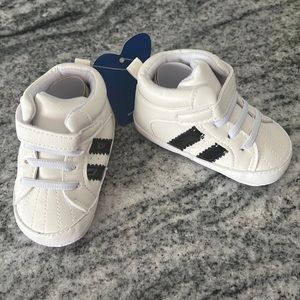Unisex baby high top sneakers Sz 3 baby)21 euro) new!